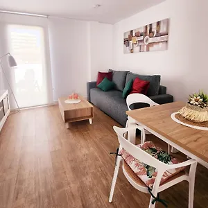 Novamar Apartamentos, Independientes Con Terraza, Dos Dormitorios, Salon Y Cocina Independiente, Ubicados En Centro De Y A La Playa, Wifi De Alta Velocidad Fuengirola